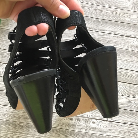 Vince Camuto heels - Picture 3 of 6